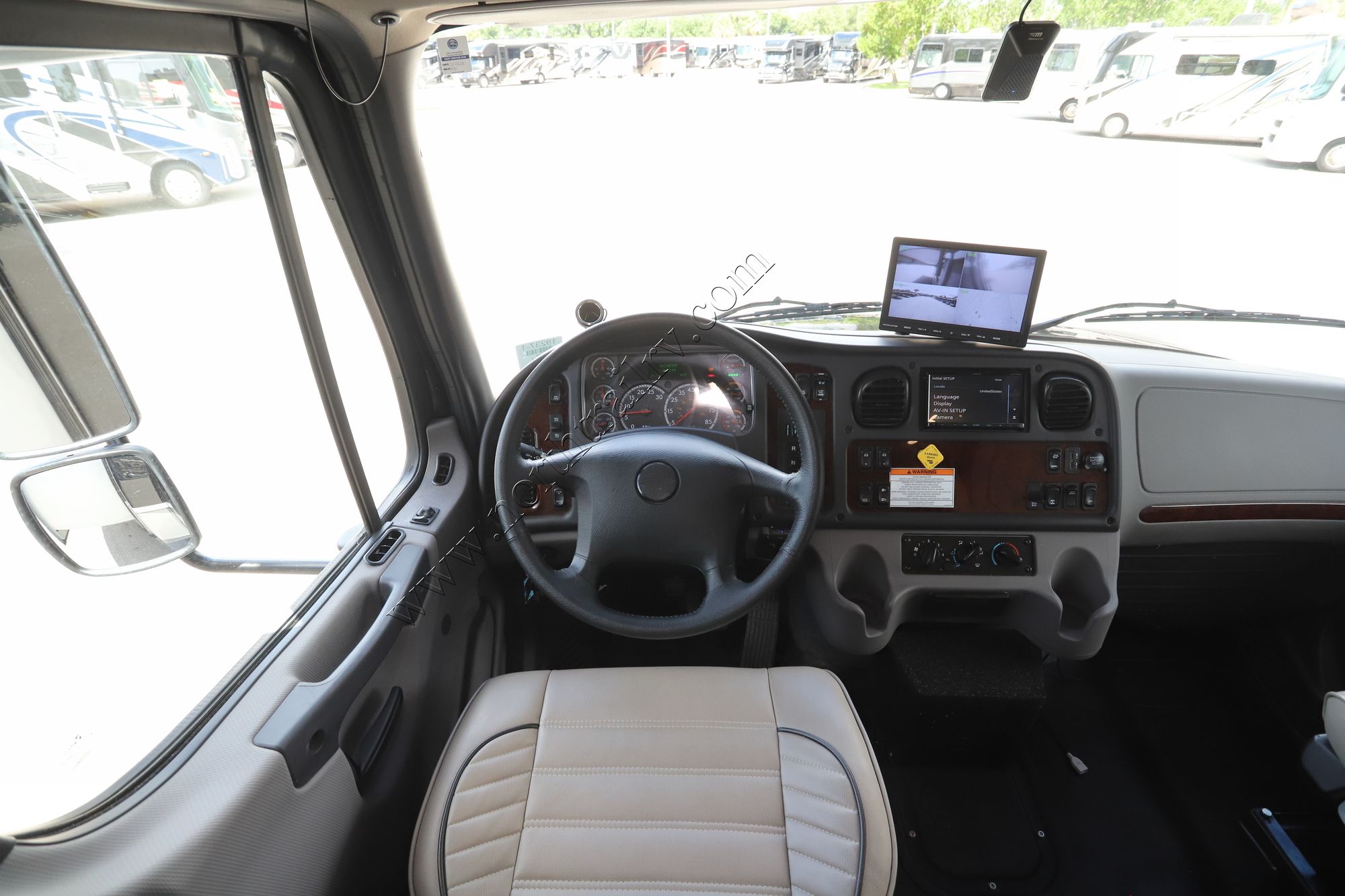 Used 2023 Dynamax Dx3 34KD Super C  For Sale