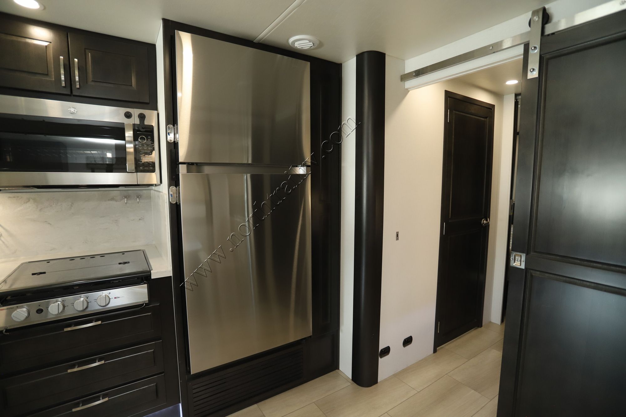 Used 2023 Dynamax Dx3 34KD Super C  For Sale