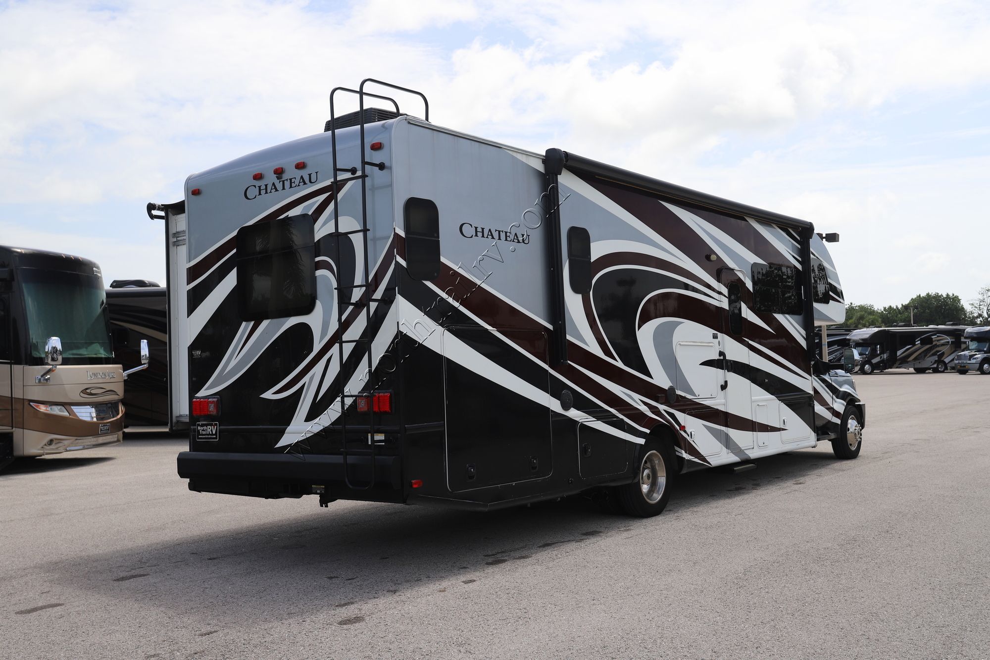 Used 2016 Thor Chateau 35SB Super C  For Sale
