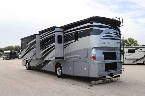 2018 Tiffin Motor Homes Phaeton 40IH