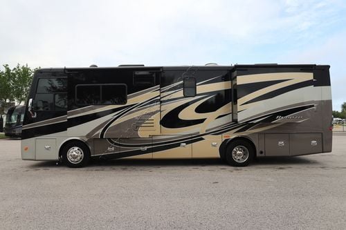 2019 Tiffin Motor Homes Breeze 33BR