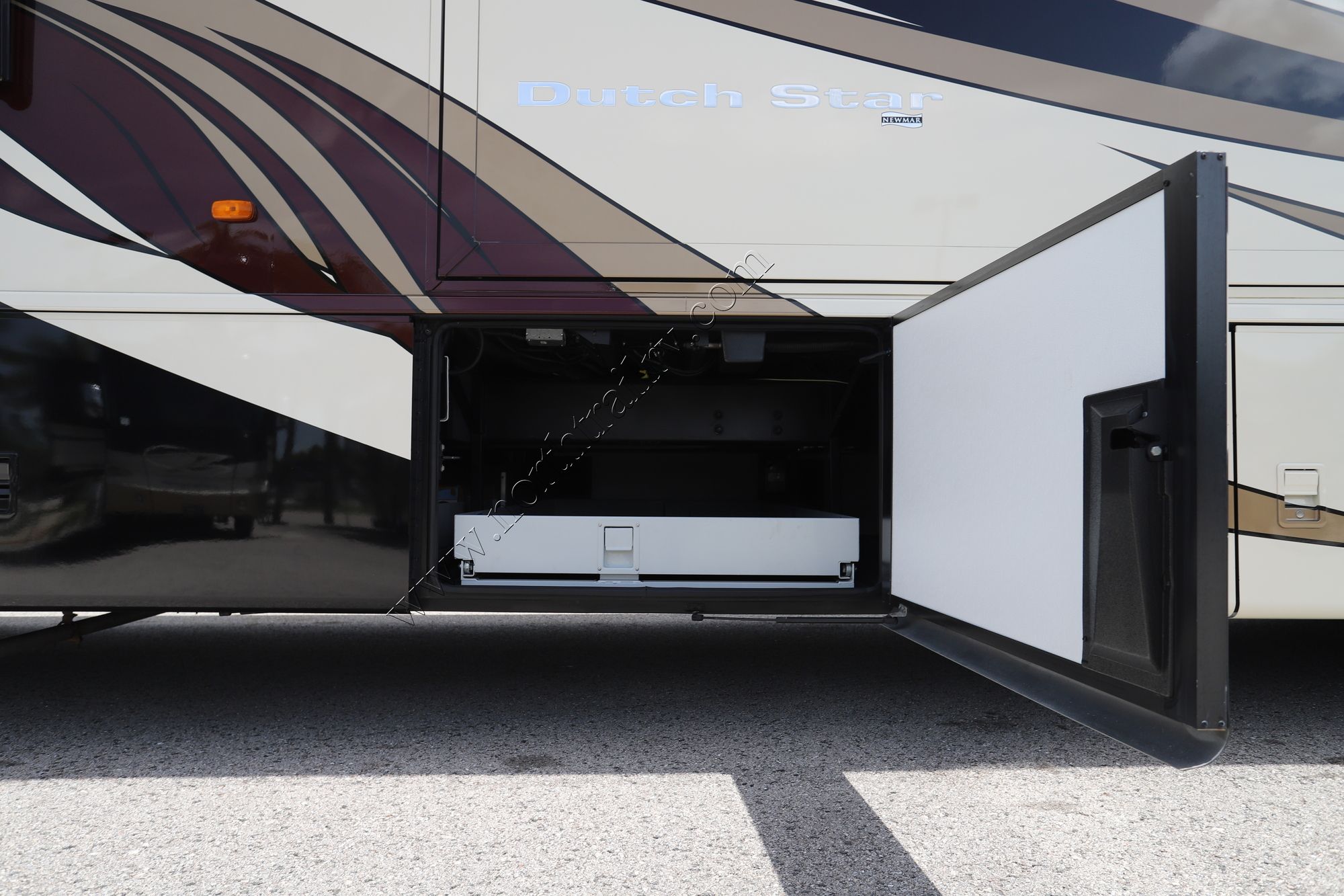 Used 2014 Newmar Dutch Star 4369 Class A  For Sale