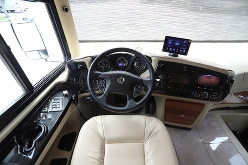 2018 Tiffin Motor Homes Phaeton 40IH