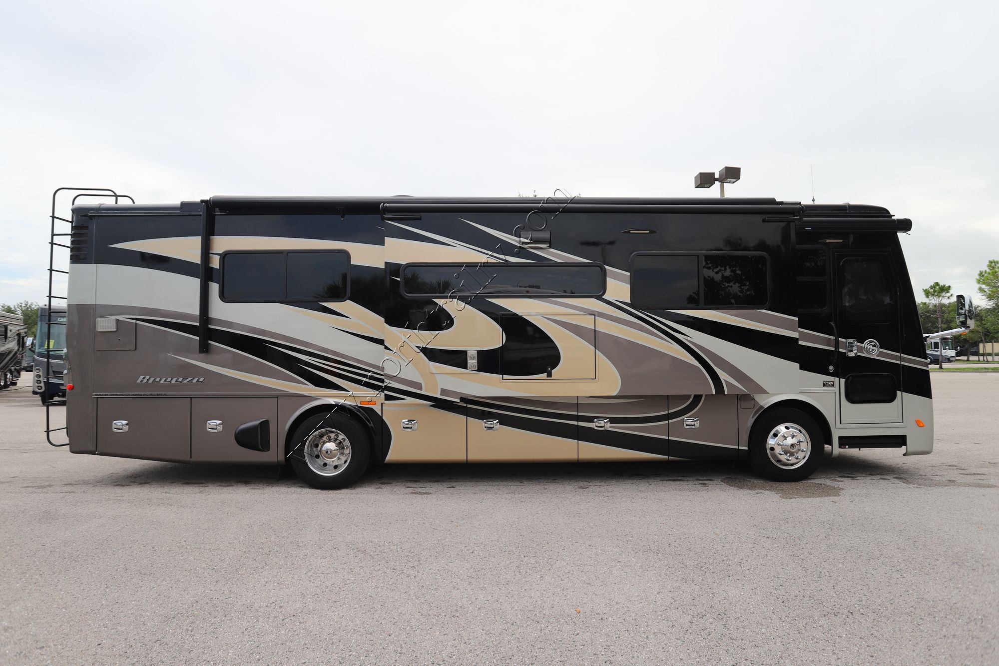 Used 2019 Tiffin Motor Homes Breeze 33BR Class A  For Sale