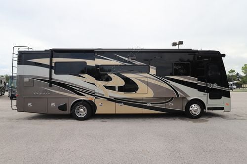 2019 Tiffin Motor Homes Breeze 33BR