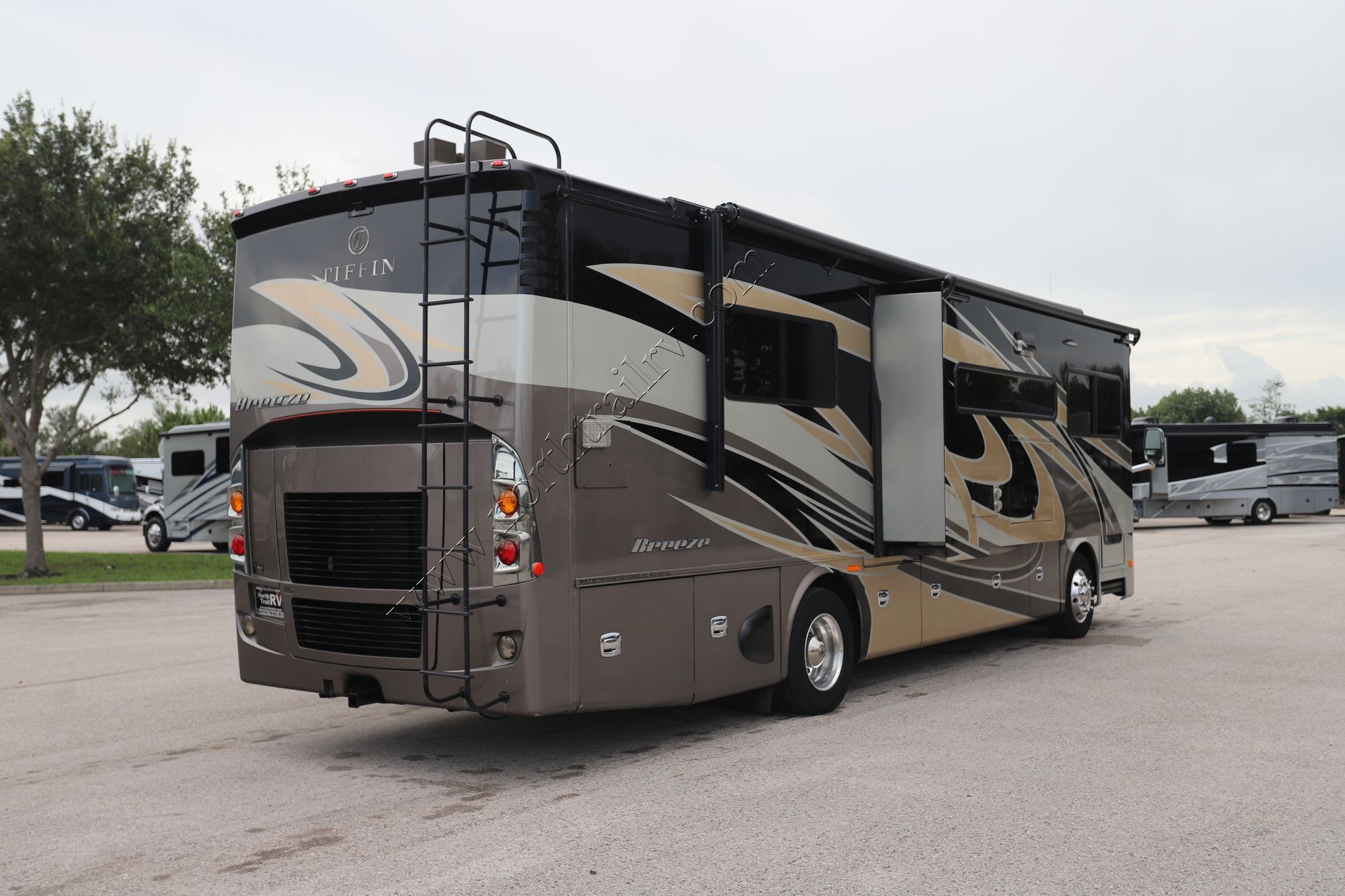 Used 2019 Tiffin Motor Homes Breeze 33BR Class A  For Sale