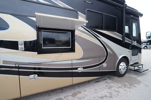 2019 Tiffin Motor Homes Breeze 33BR