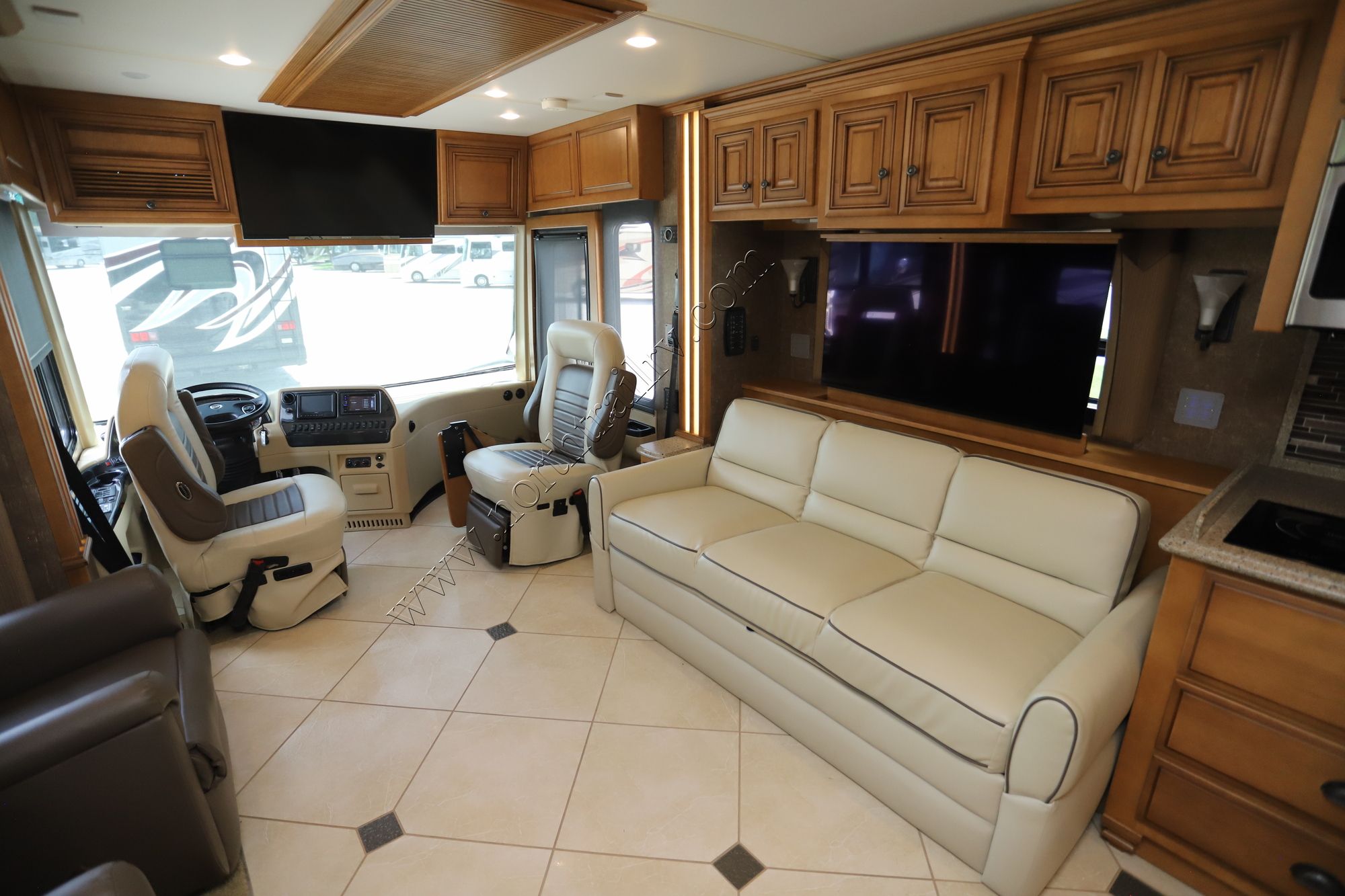 Used 2014 Newmar Dutch Star 4369 Class A  For Sale