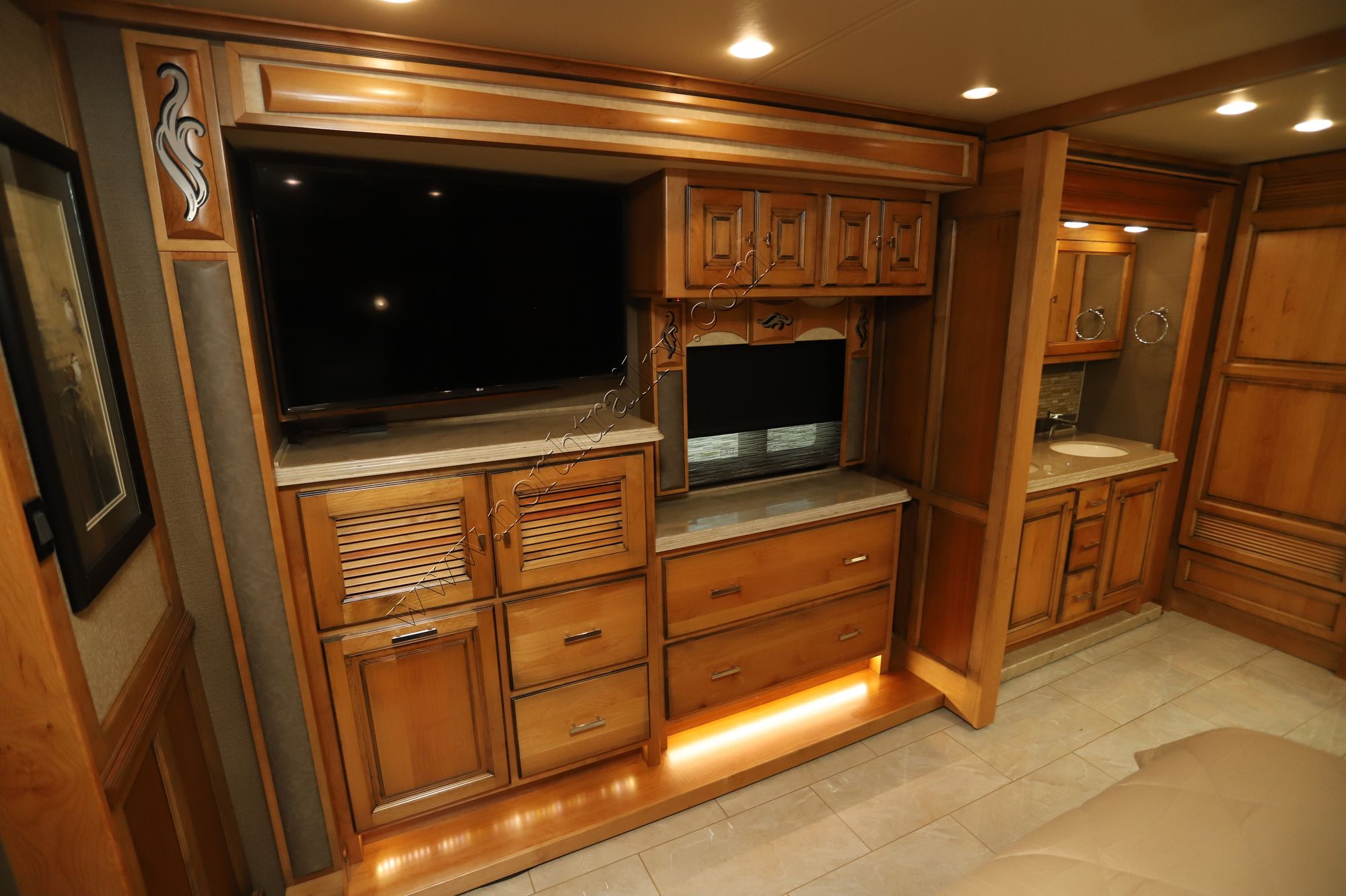 Used 2018 Tiffin Motor Homes Phaeton 40IH Class A  For Sale