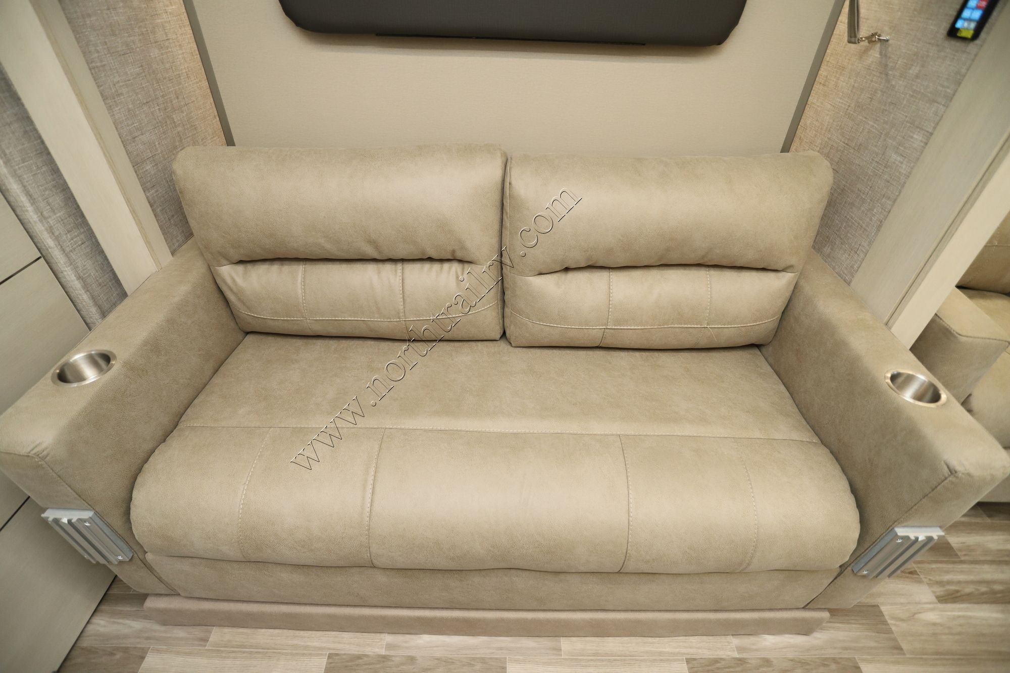 New 2026 Tiffin Motor Homes Wayfarer 25XRW Class C  For Sale
