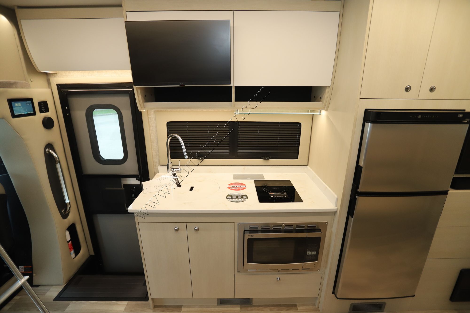 New 2026 Tiffin Motor Homes Wayfarer 25XRW Class C  For Sale