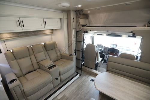 2024 Dynamax Europa 32KD