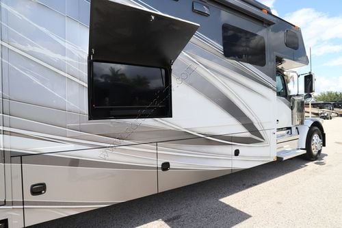 2026 Renegade Rv Classic 45CMR