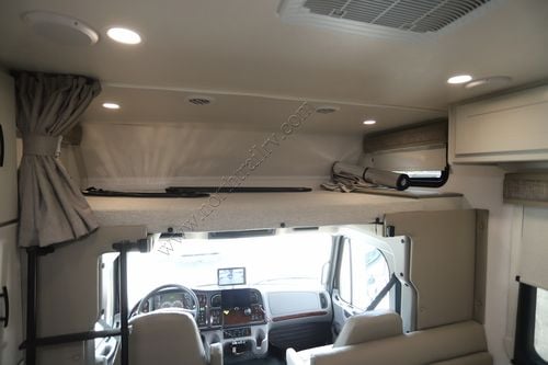 2024 Dynamax Europa 32KD