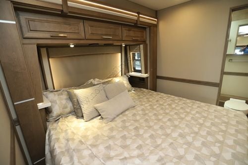 2026 Renegade Rv Classic 45CMR