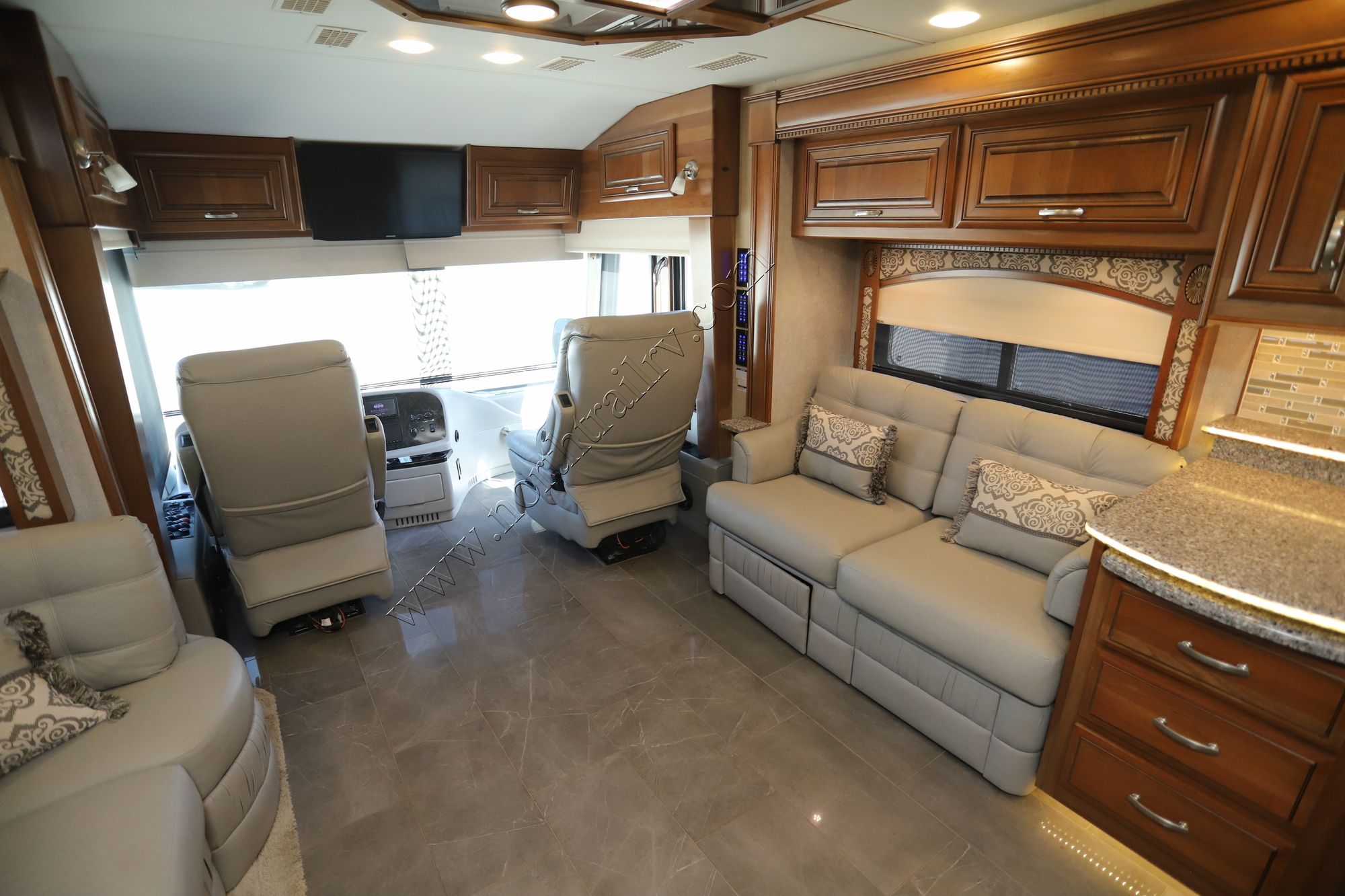 Used 2016 Entegra Anthem 44DLQ Class A  For Sale