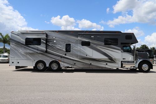 2026 Renegade Rv Classic 45CMR