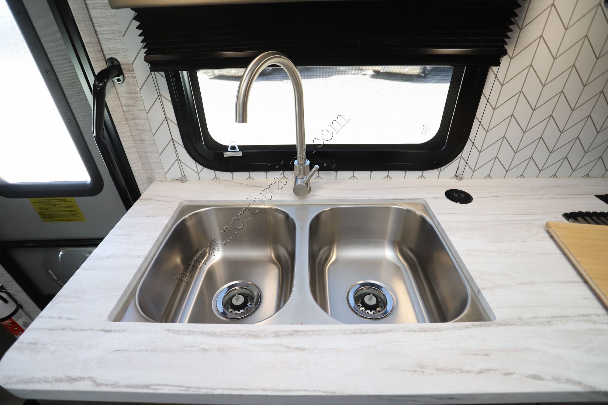 Used 2025 Entegra Odyssey 24B Class C  For Sale