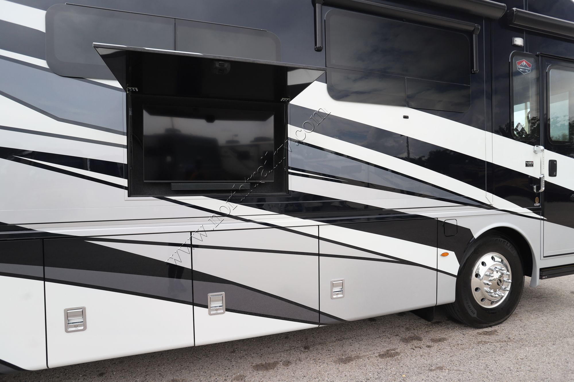 New 2026 Newmar Ventana 4369 Class A  For Sale