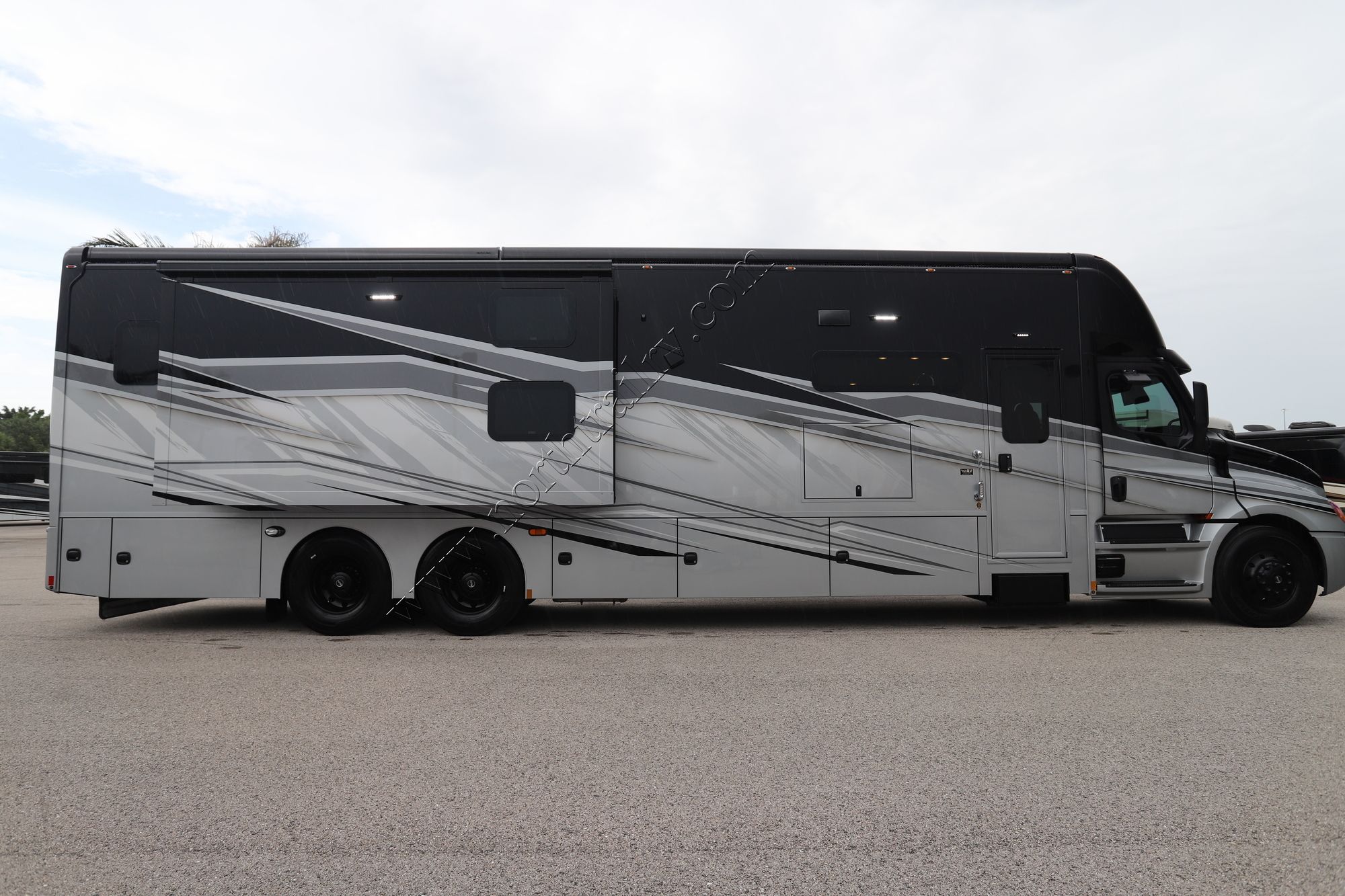 New 2026 Renegade Rv Xl X45BBC Super C  For Sale