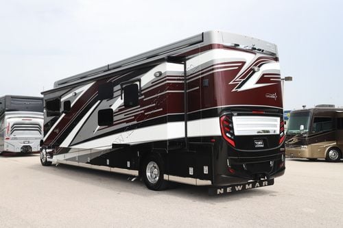 2023 Newmar Super Star 4065