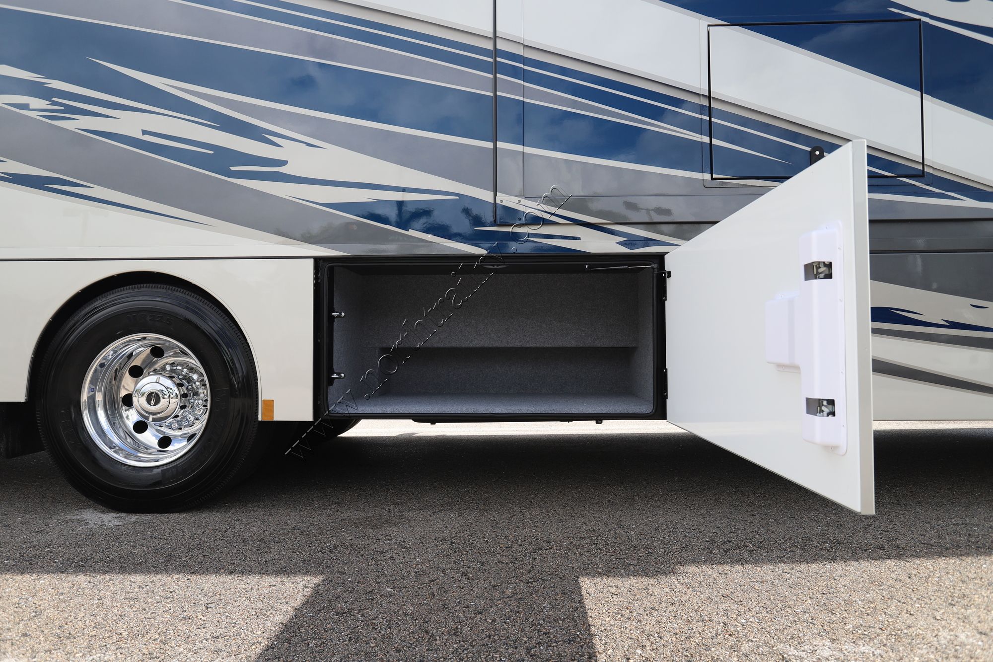 New 2026 Renegade Rv Verona 40VTS Super C  For Sale