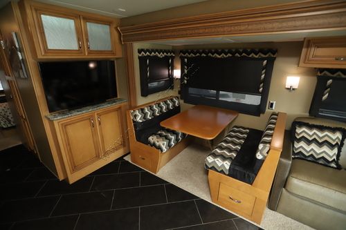 2015 Newmar Bay Star 3308