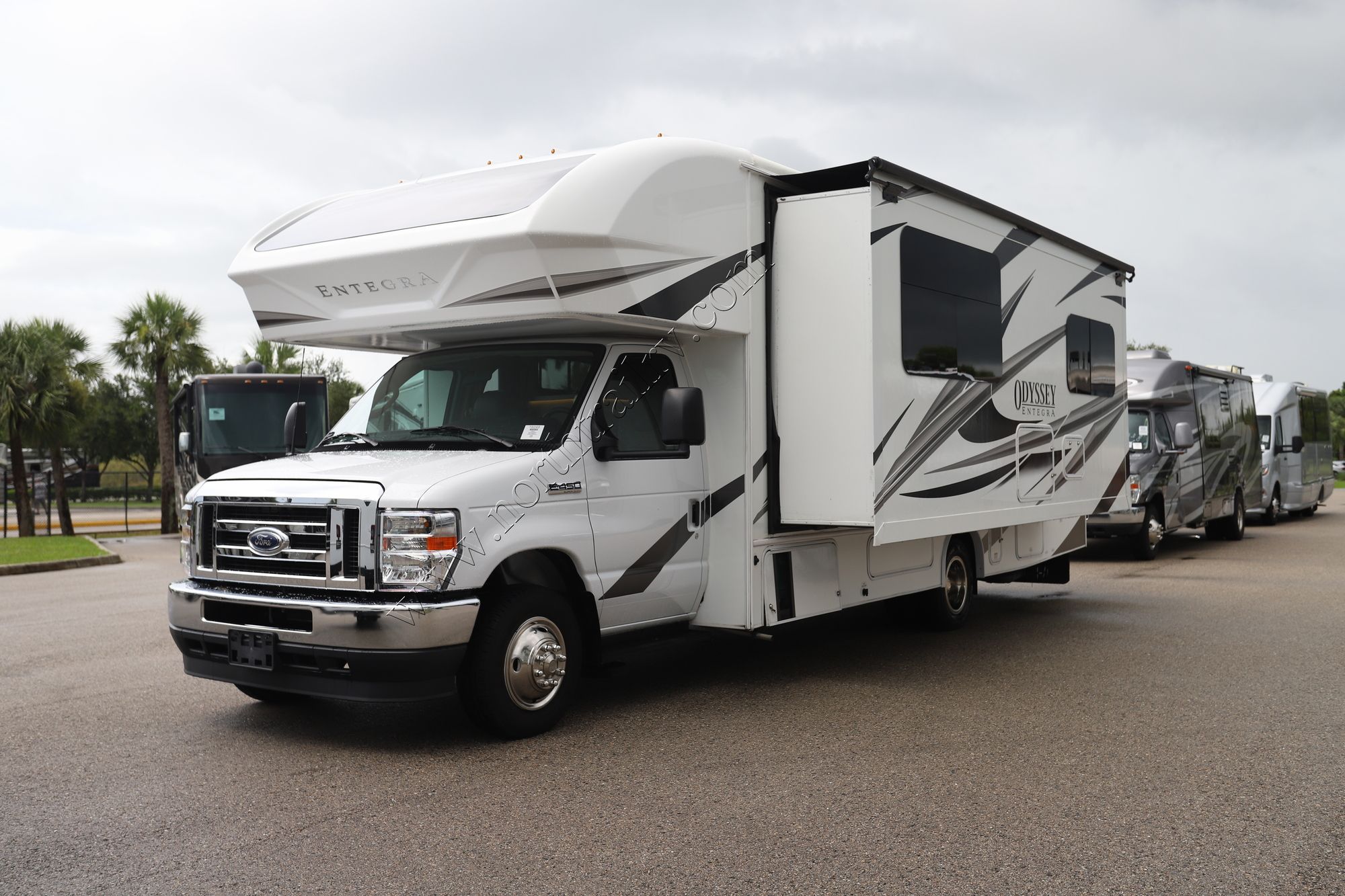 Used 2023 Entegra Odyssey 26M Class C  For Sale