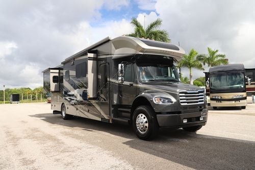 2026 Renegade Rv Verona 40VTS