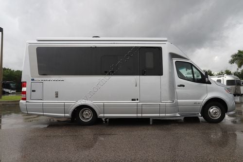 2021 Airstream Atlas Tommy Bahama