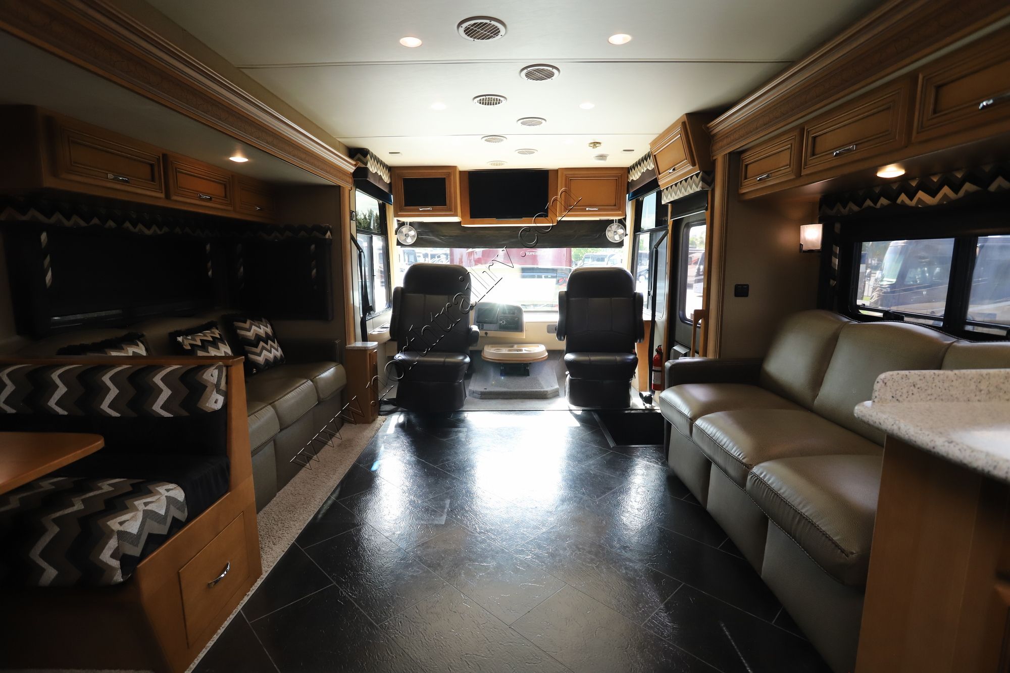 Used 2015 Newmar Bay Star 3308 Class A  For Sale