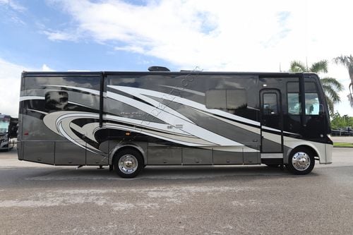 2015 Newmar Bay Star 3308