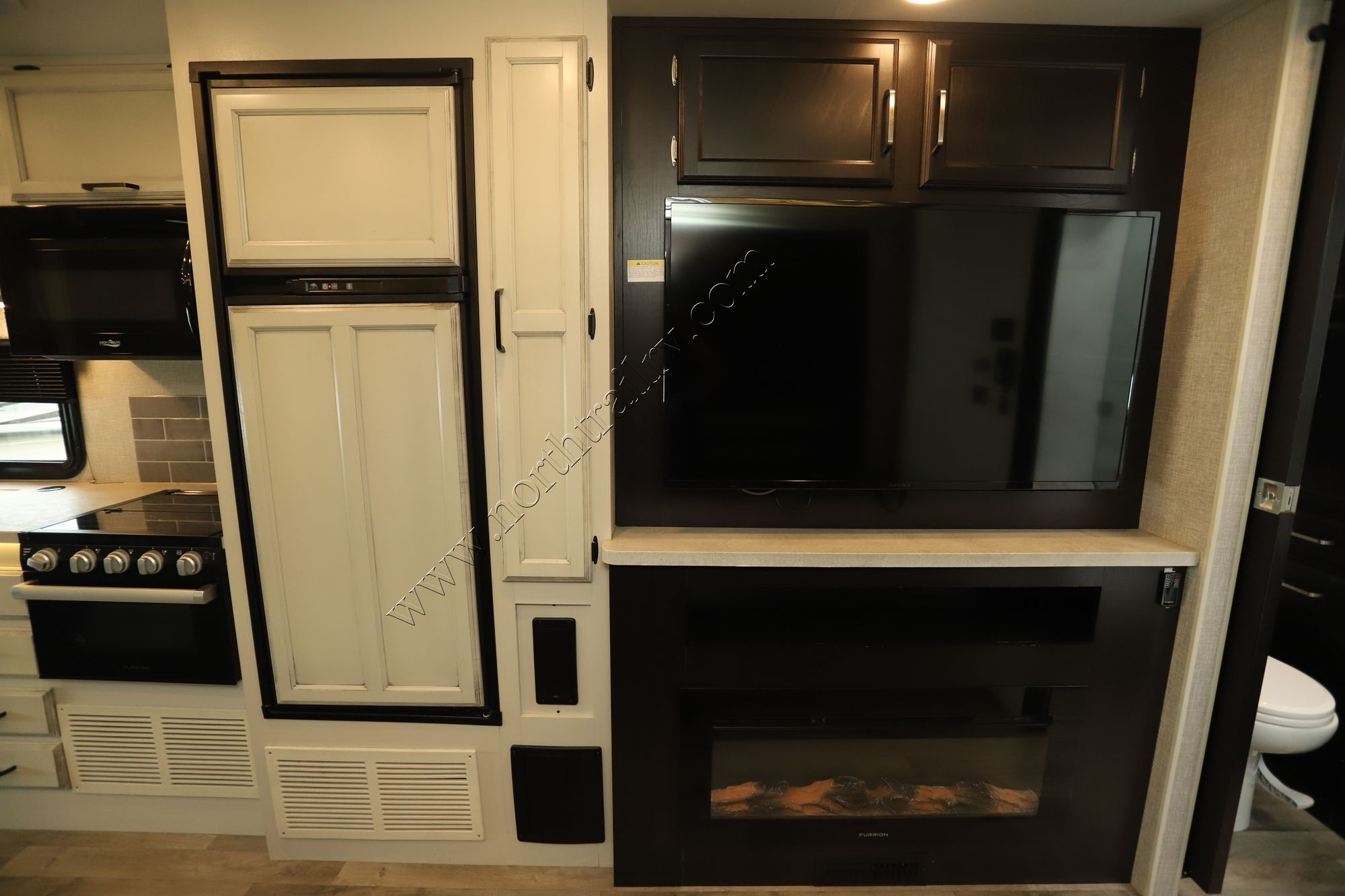Used 2023 Entegra Odyssey 26M Class C  For Sale