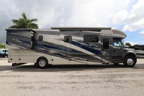 2026 Renegade Rv Verona 40VTS