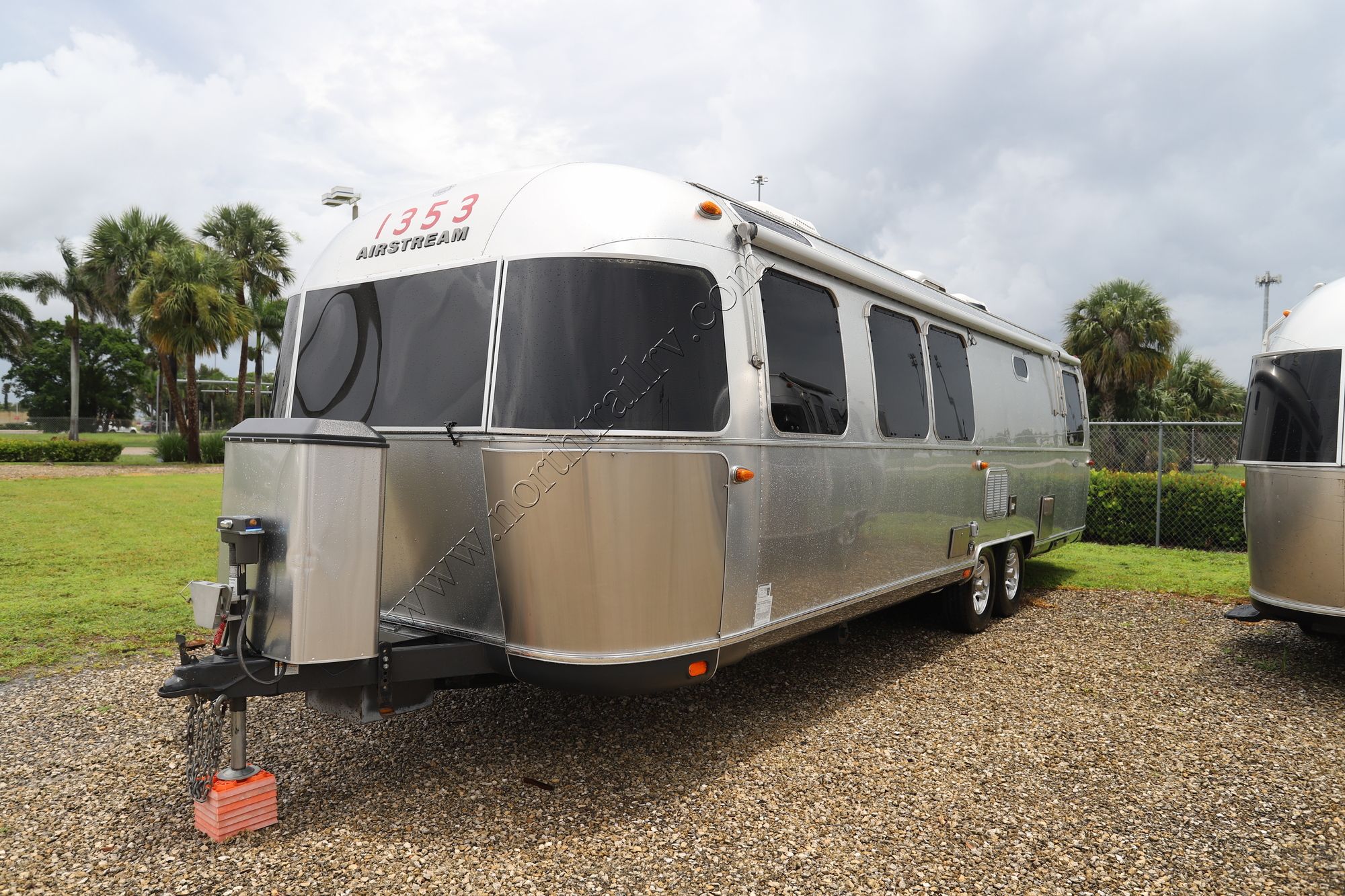 Used 2016 Airstream Classic 30 Travel Trailer  For Sale