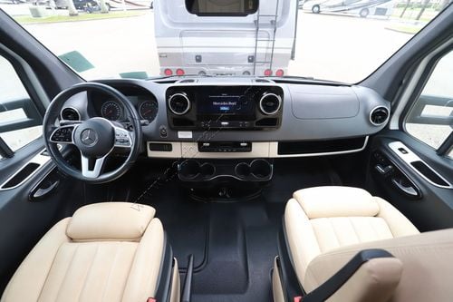 2021 Airstream Atlas Tommy Bahama