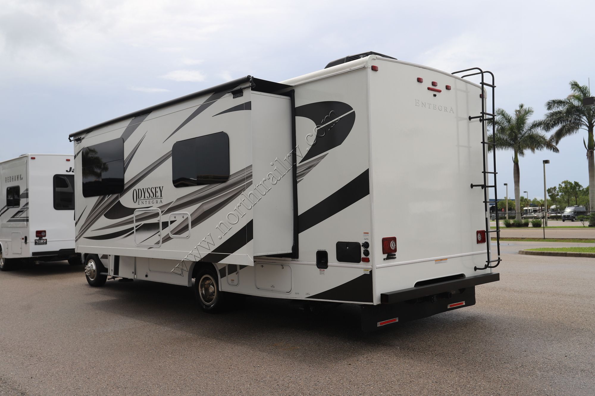 Used 2023 Entegra Odyssey 26M Class C  For Sale
