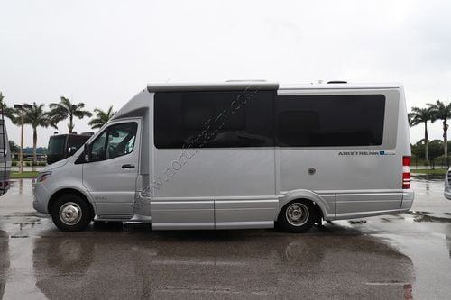 2021 Airstream Atlas Tommy Bahama