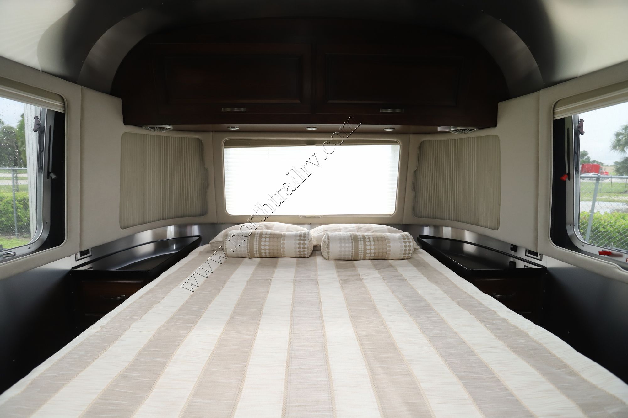 Used 2016 Airstream Classic 30 Travel Trailer  For Sale