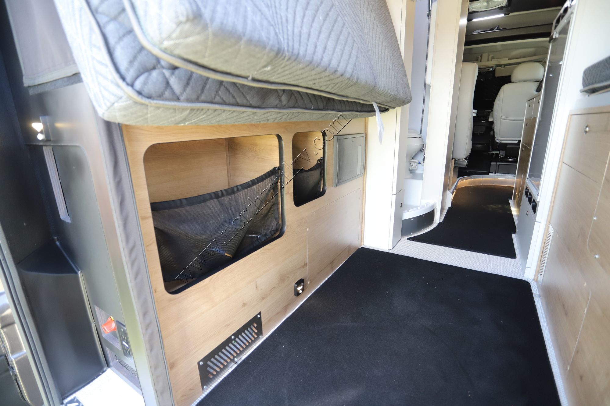 Used 2025 Airstream Rangeline RGN 25 Class B  For Sale