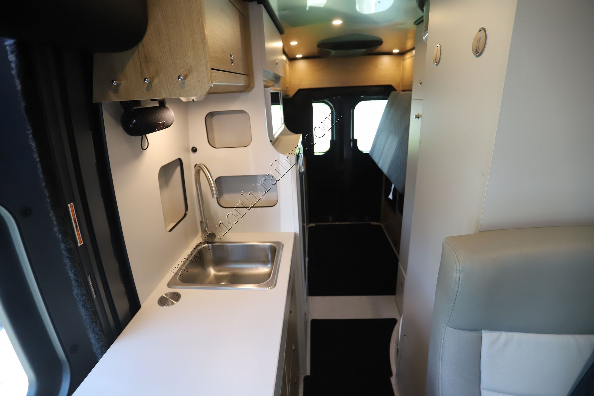Used 2025 Airstream Rangeline RGN 25 Class B  For Sale