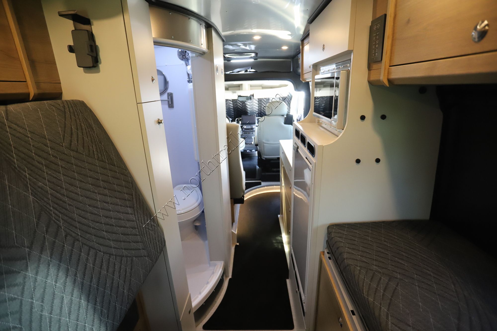 Used 2025 Airstream Rangeline RGN 25 Class B  For Sale