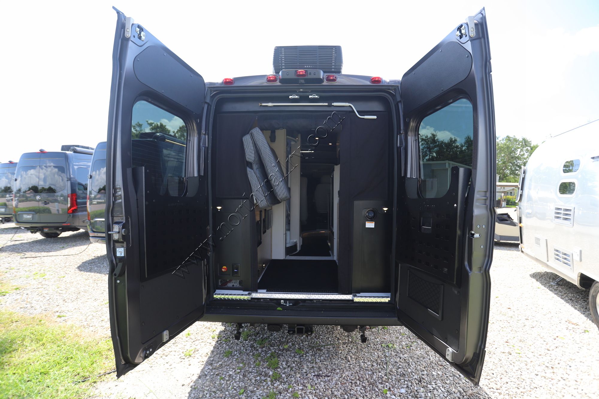 Used 2025 Airstream Rangeline RGN 25 Class B  For Sale