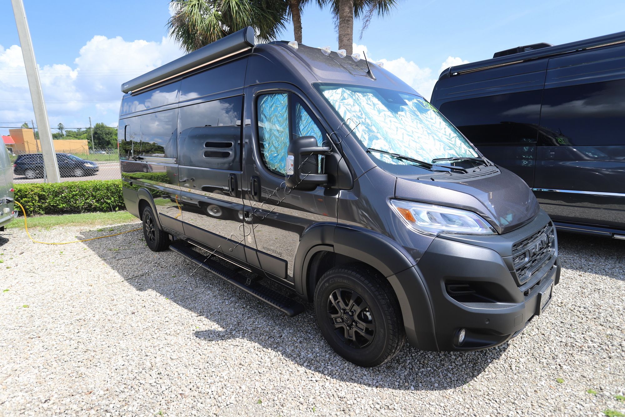 Used 2025 Airstream Rangeline RGN 25 Class B  For Sale