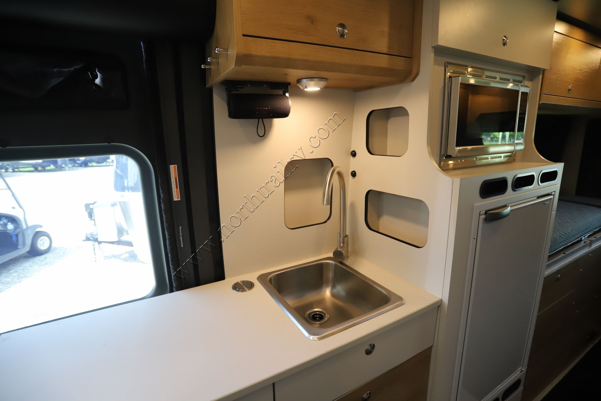 Used 2025 Airstream Rangeline RGN 25 Class B  For Sale