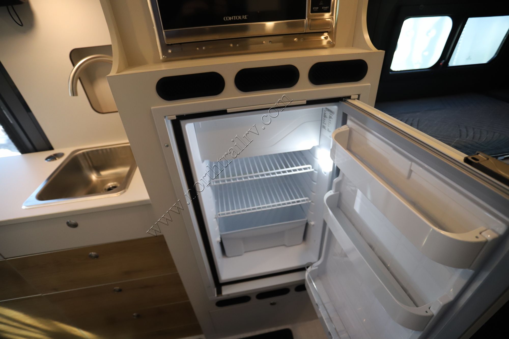 Used 2025 Airstream Rangeline RGN 25 Class B  For Sale