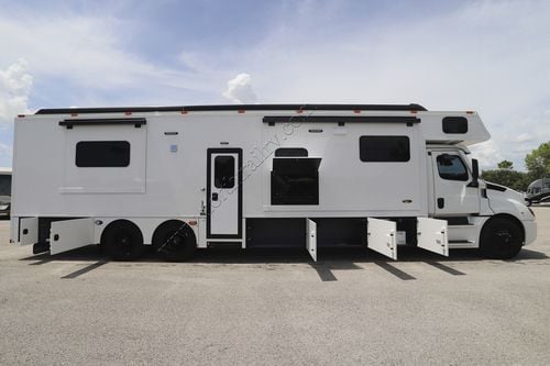 2026 Renegade Rv Classic 45CMR Super C
