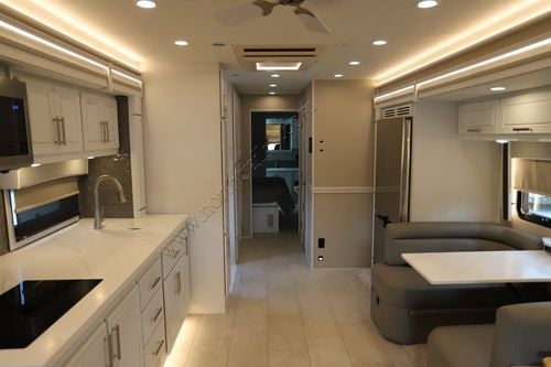 2026 Renegade Rv Classic 45CMR Super C