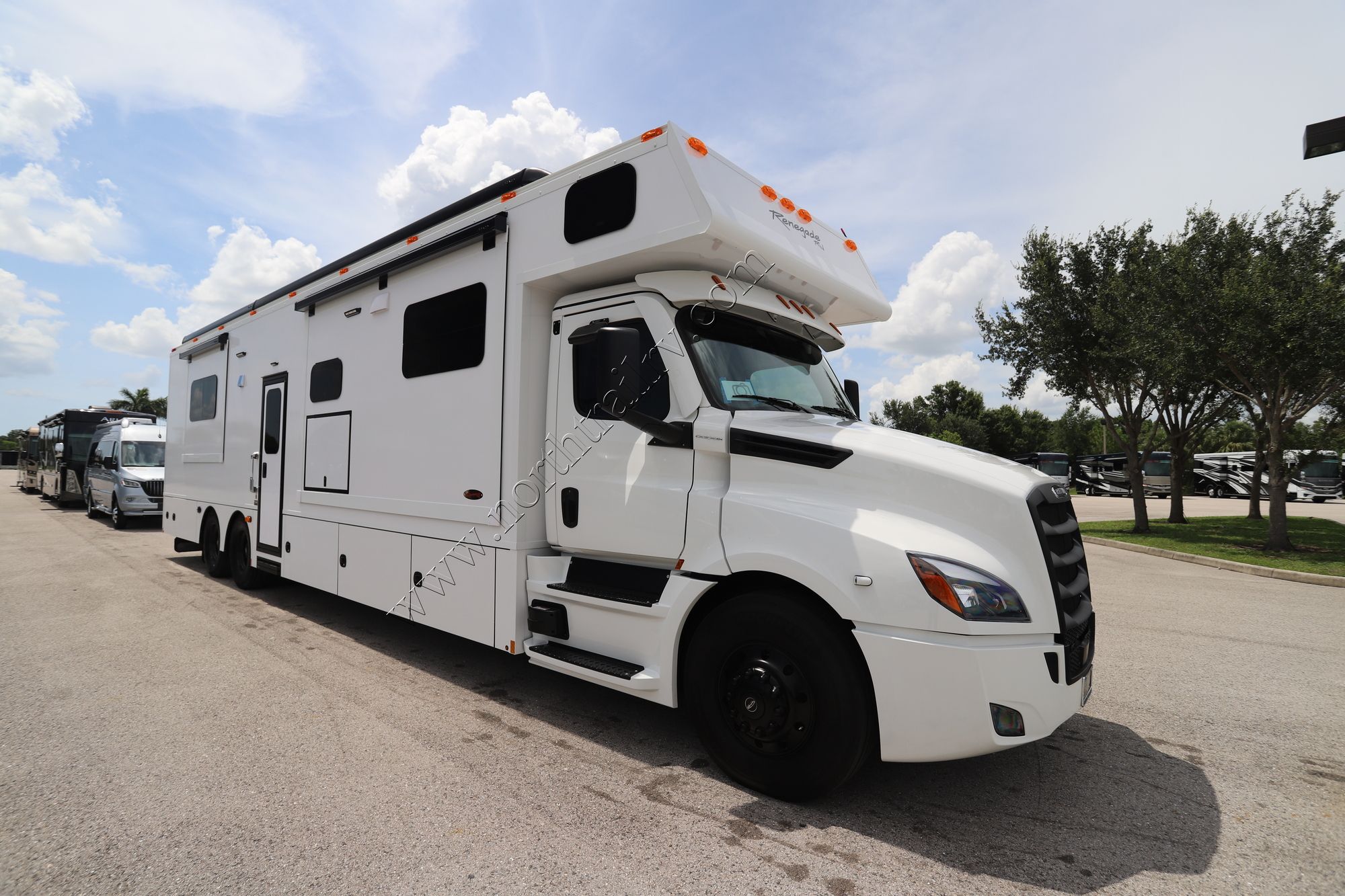 New 2026 Renegade Rv Classic 45CMR Super C  For Sale