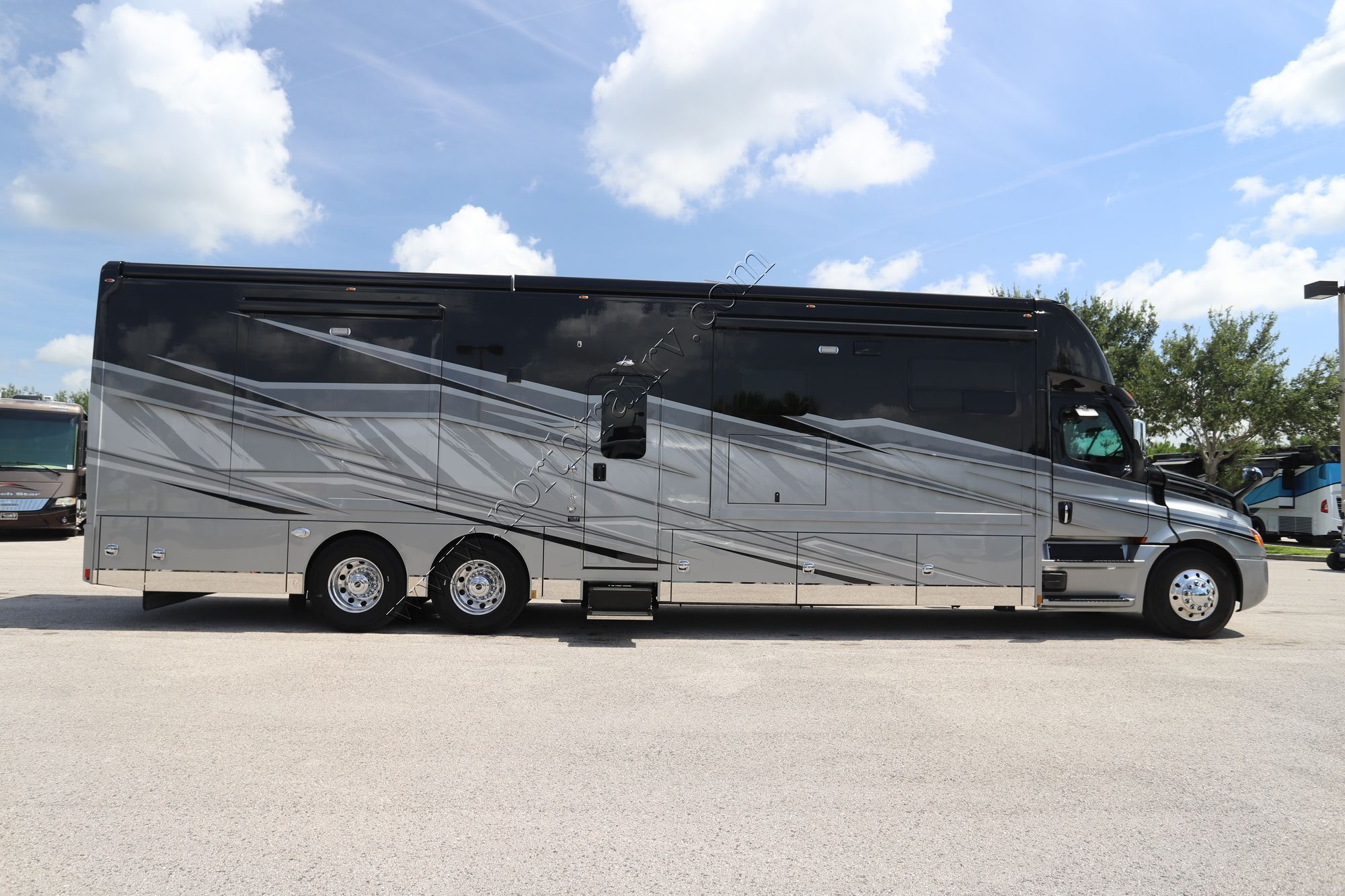 Used 2024 Renegade Rv Xl 45DBM Super C  For Sale